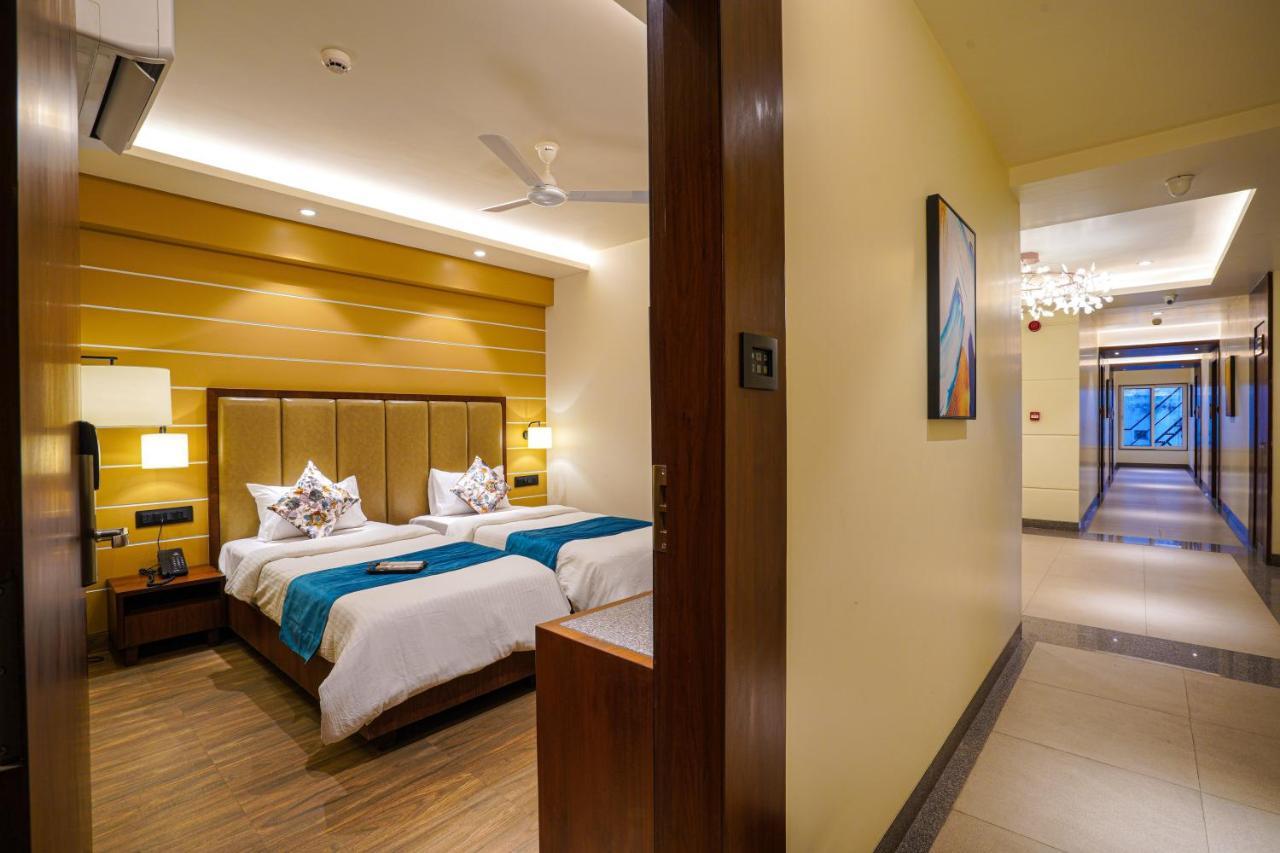 Hotel El Magnifico Surat Eksteriør bilde