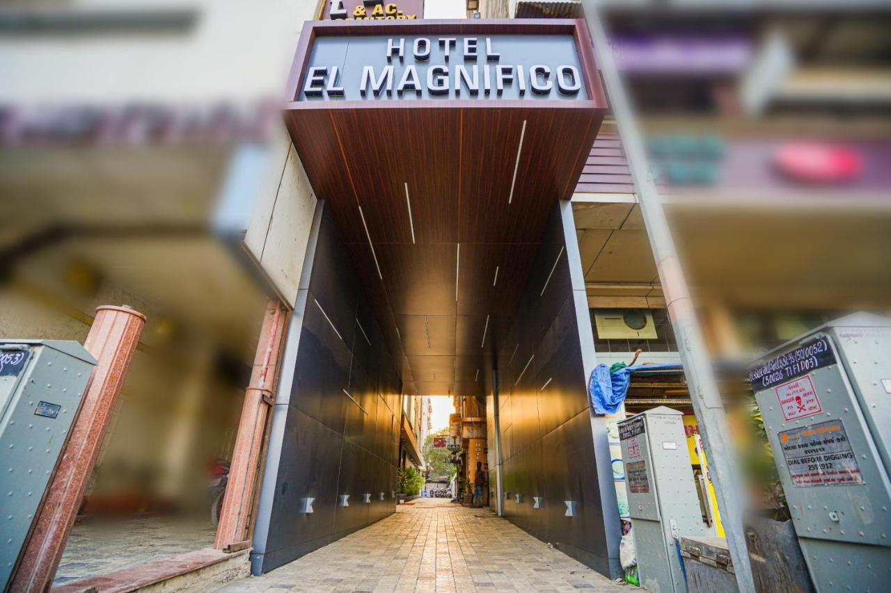 Hotel El Magnifico Surat Eksteriør bilde